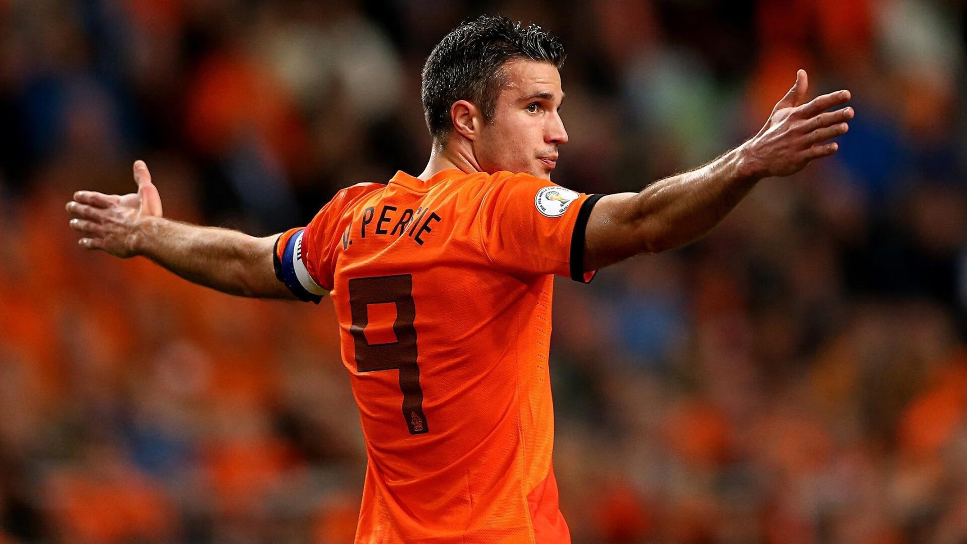 “马科斯·莫奇的灵活防守与精准传球，助力阿根廷美洲狮队更具攻击性”